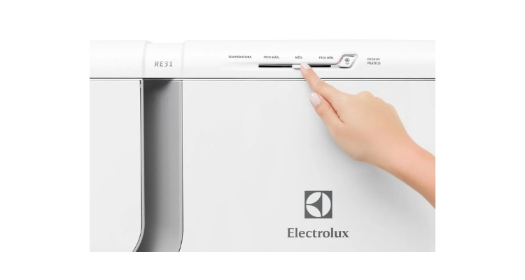 Geladeira Electrolux 240L RE31