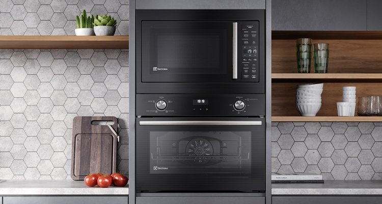 Forno de Embutir Electrolux PerfectCook360 OE4EH