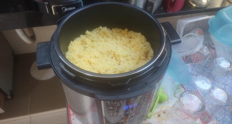 Panela de Pressão Elétrica Mastersteam Midea