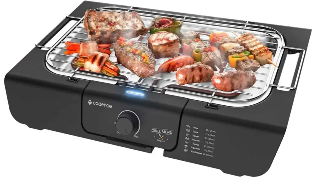 Churrasqueira elétrica Cadence Grill Menu em funcionamento com carnes e vegetais sendo grelhados na temperatura máxima