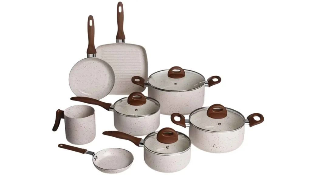 Vista frontal completa do Jogo de Panelas 8 Peças Ceramic Life Smart Plus Brinox Vanilla com tampas de vidro temperado