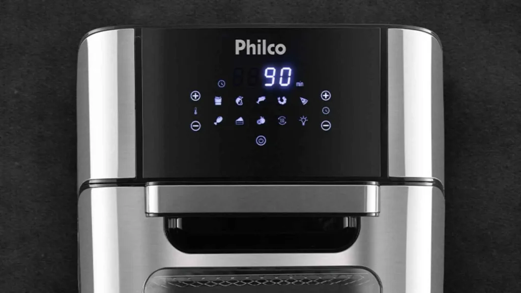 Detalhe do painel digital touch da Air Fryer Oven Philco 12L PFR2200 com 9 funções pré-programadas e timer