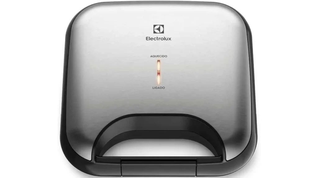 Vista superior da Sanduicheira Grill Electrolux ESG20 fechada, destacando o acabamento premium em aço inox escovado