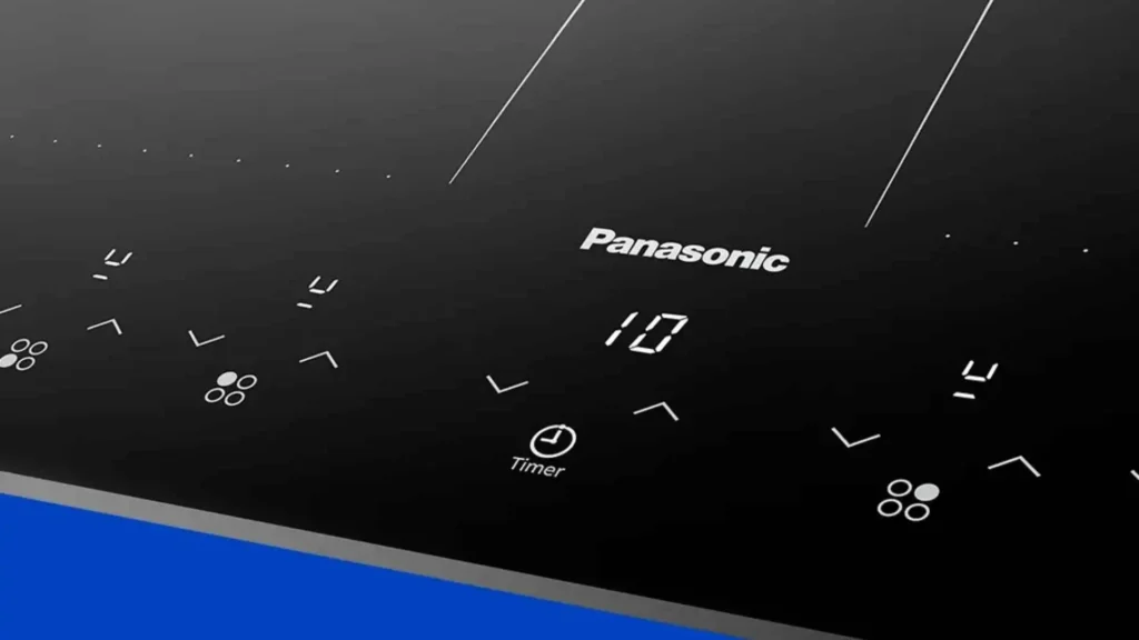 Detalhe aproximado do Painel Touch com iluminação em LED branco do Cooktop de Indução Panasonic KY-W648CLRPK