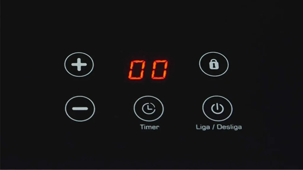 Detalhe do painel touch screen digital aceso do Cooktop Fischer Elétrico 4 Bocas 30006-73476 mostrando os botões de seleção de potência