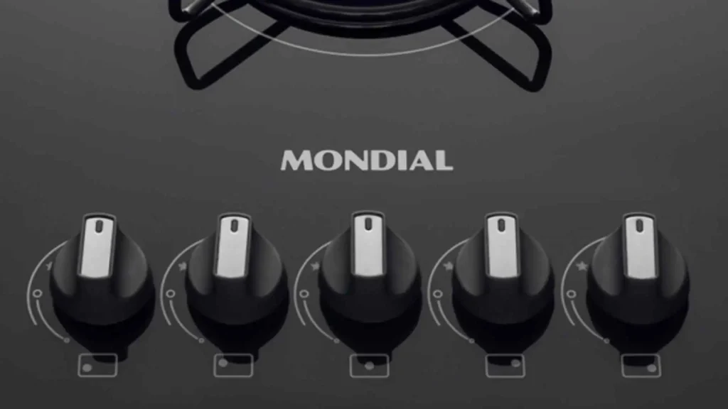 Visão aproximada dos botões removíveis com acabamento em aço inox do cooktop Mondial CTG-02