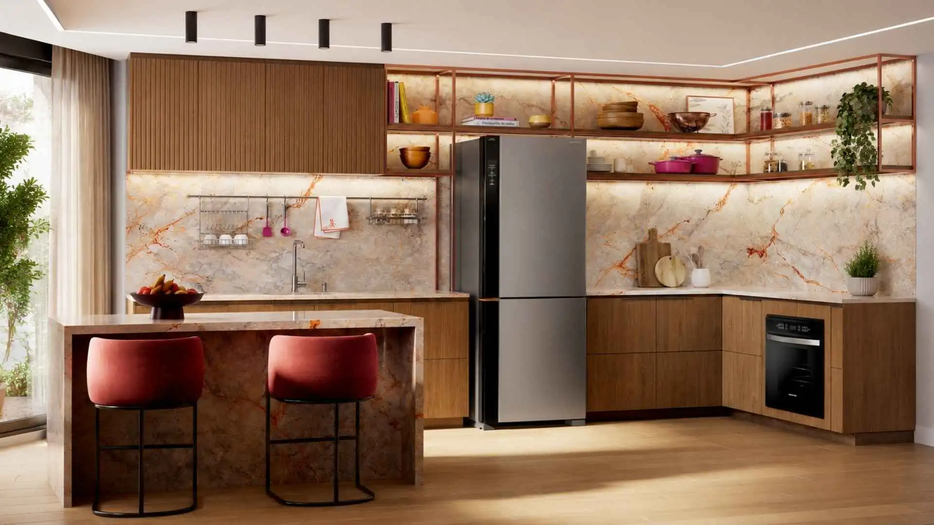 Geladeira Inteligente Brastemp BRE68AK em inox instalada em uma cozinha planejada moderna com móveis de madeira e iluminação embutida