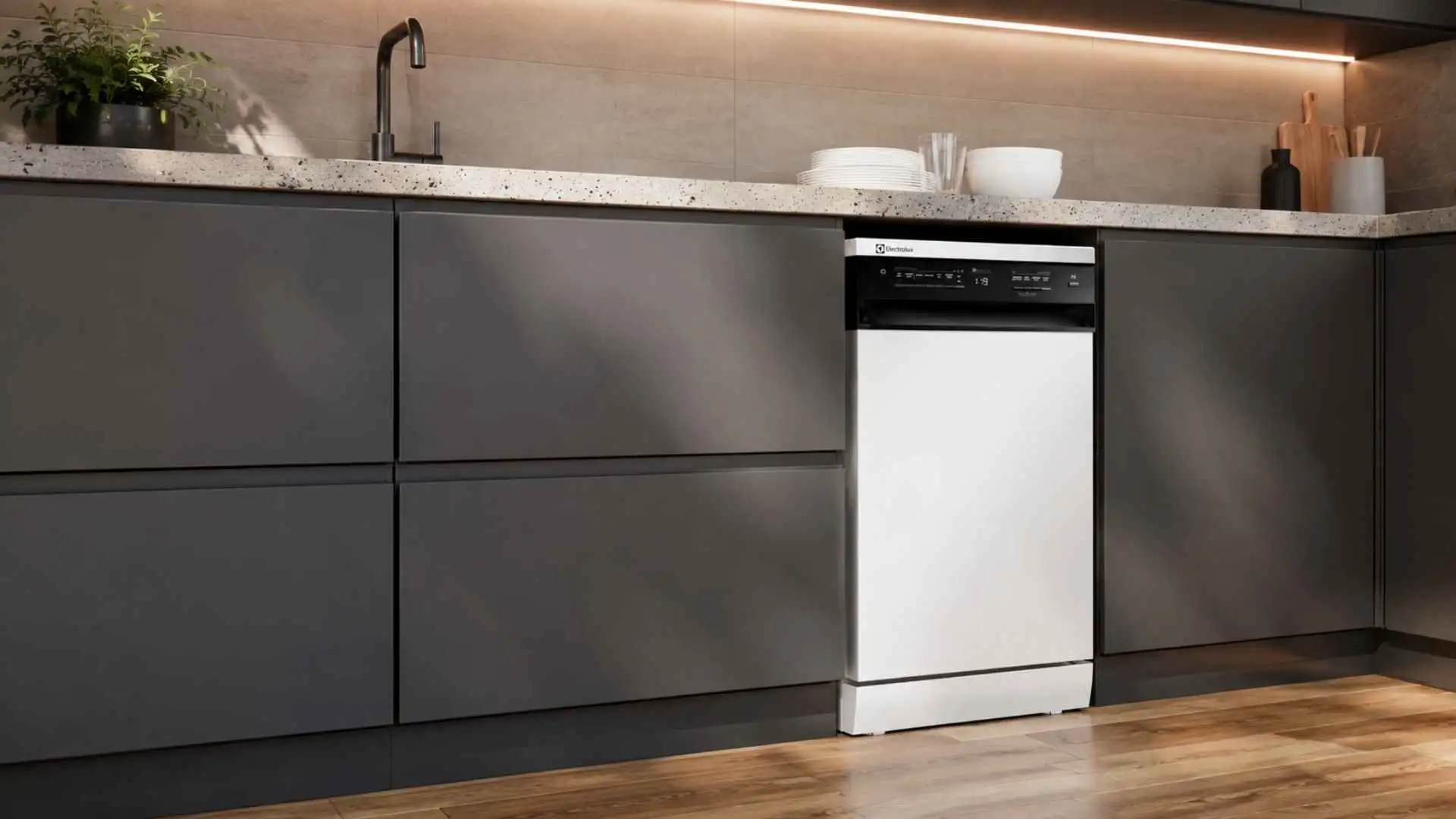 Lava-Louça Electrolux LB10E 10 Serviços Branca instalada sob a bancada em cozinha planejada moderna