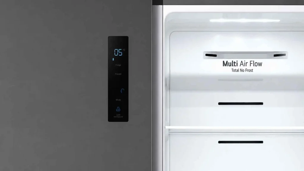 Painel digital touch externo de LED e iluminação interna superior da Geladeira LG Side by Side 519L
