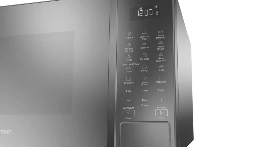 Detalhe do painel espelhado e botões do micro-ondas Brastemp 32 Litros BMS46AR