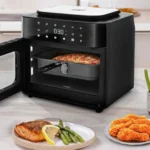 Fritadeira WAP Air Fry Multi-Comb 16L aberta sobre bancada de cozinha com batatas fritas e frango empanado
